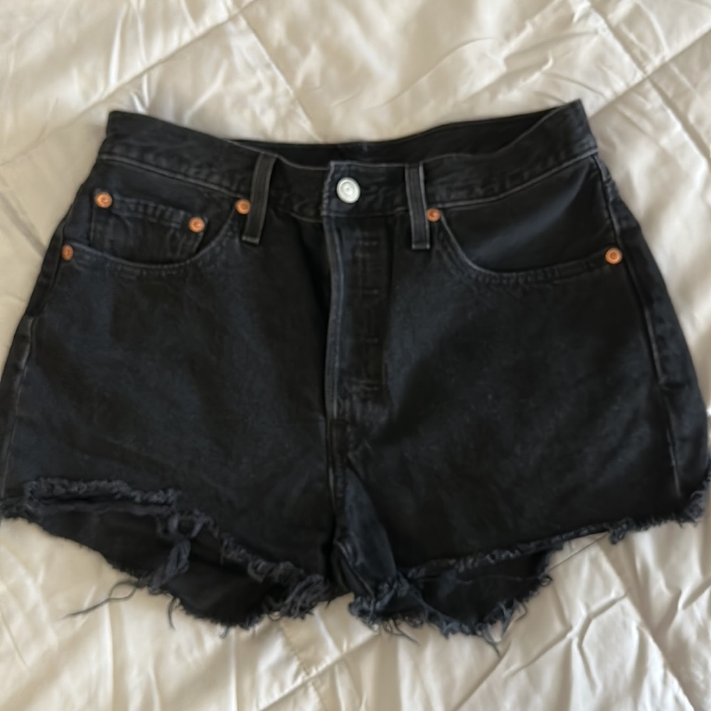 Women’s Levi’s 501 black shorts